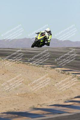 media/Dec-01-2025-Moto Forza (Mon) [[2daa91e15f]]/2-Intermediate Group/Session 2 (Turns 9 and 10)/